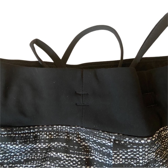 Lululemon T.H.E. Short with Luxtreme Liner 9" Size XL - Picture 4 of 12